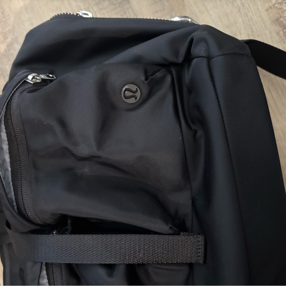 Lululemon Athletica Black Travel Duffel Bag - Picture 10 of 11